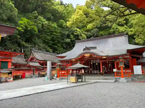 熊野那智大社の{uncategorized: "未分類", other: "その他", undefined: "問題あり", building: "その他建物", grave: "お墓", sacred_gate: "鳥居", guardian: "狛犬", statue: "像", buddha: "仏像", history: "歴史", nature: "自然", garden: "庭園", animal: "動物", pagoda: "塔", temizu: "手水舎", mountain_gate: "山門・神門", sanctuary: "本殿・本堂", subordinate: "末社・摂社", art: "芸術", scenery: "景色", jizo: "地蔵", ema: "絵馬", goshuin: "御朱印", omikuji: "おみくじ", items: "授与品その他", amulet: "お守り", goshuincho: "御朱印帳", eats: "食事", festival: "お祭り", votive_dance: "神楽", shichigosan: "七五三参", wedding: "結婚式", experience: "体験その他", initially: "初詣", around: "周辺", anti_infection: "感染症対策"}