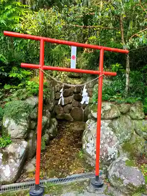 岩崎稲荷神社の鳥居