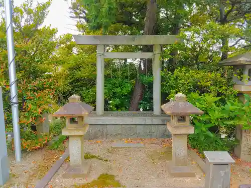 平坂熊野神社の末社・摂社