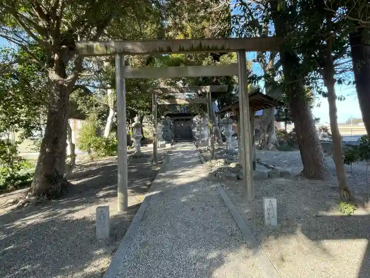 畠田神社の{uncategorized: "未分類", other: "その他", undefined: "問題あり", building: "その他建物", grave: "お墓", sacred_gate: "鳥居", guardian: "狛犬", statue: "像", buddha: "仏像", history: "歴史", nature: "自然", garden: "庭園", animal: "動物", pagoda: "塔", temizu: "手水舎", mountain_gate: "山門・神門", sanctuary: "本殿・本堂", subordinate: "末社・摂社", art: "芸術", scenery: "景色", jizo: "地蔵", ema: "絵馬", goshuin: "御朱印", omikuji: "おみくじ", items: "授与品その他", amulet: "お守り", goshuincho: "御朱印帳", eats: "食事", festival: "お祭り", votive_dance: "神楽", shichigosan: "七五三参", wedding: "結婚式", experience: "体験その他", initially: "初詣", around: "周辺", anti_infection: "感染症対策"}
