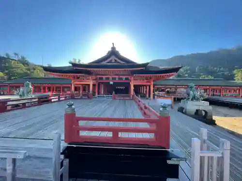 厳島神社の本殿