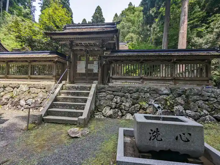 三輪神社阿弥陀堂(滋賀県)