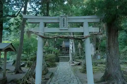 闘鶏神社の周辺