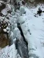 大岩稲荷神社の{uncategorized: "未分類", other: "その他", undefined: "問題あり", building: "その他建物", grave: "お墓", sacred_gate: "鳥居", guardian: "狛犬", statue: "像", buddha: "仏像", history: "歴史", nature: "自然", garden: "庭園", animal: "動物", pagoda: "塔", temizu: "手水舎", mountain_gate: "山門・神門", sanctuary: "本殿・本堂", subordinate: "末社・摂社", art: "芸術", scenery: "景色", jizo: "地蔵", ema: "絵馬", goshuin: "御朱印", omikuji: "おみくじ", items: "授与品その他", amulet: "お守り", goshuincho: "御朱印帳", eats: "食事", festival: "お祭り", votive_dance: "神楽", shichigosan: "七五三参", wedding: "結婚式", experience: "体験その他", initially: "初詣", around: "周辺", anti_infection: "感染症対策"}