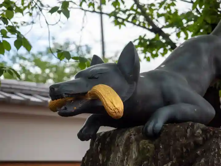 伏見稲荷大社の{uncategorized: "未分類", other: "その他", undefined: "問題あり", building: "その他建物", grave: "お墓", sacred_gate: "鳥居", guardian: "狛犬", statue: "像", buddha: "仏像", history: "歴史", nature: "自然", garden: "庭園", animal: "動物", pagoda: "塔", temizu: "手水舎", mountain_gate: "山門・神門", sanctuary: "本殿・本堂", subordinate: "末社・摂社", art: "芸術", scenery: "景色", jizo: "地蔵", ema: "絵馬", goshuin: "御朱印", omikuji: "おみくじ", items: "授与品その他", amulet: "お守り", goshuincho: "御朱印帳", eats: "食事", festival: "お祭り", votive_dance: "神楽", shichigosan: "七五三参", wedding: "結婚式", experience: "体験その他", initially: "初詣", around: "周辺", anti_infection: "感染症対策"}