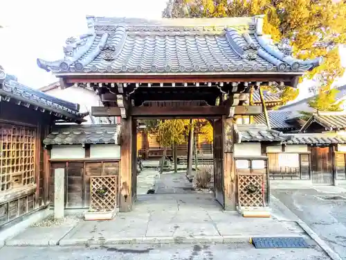 光明寺の山門