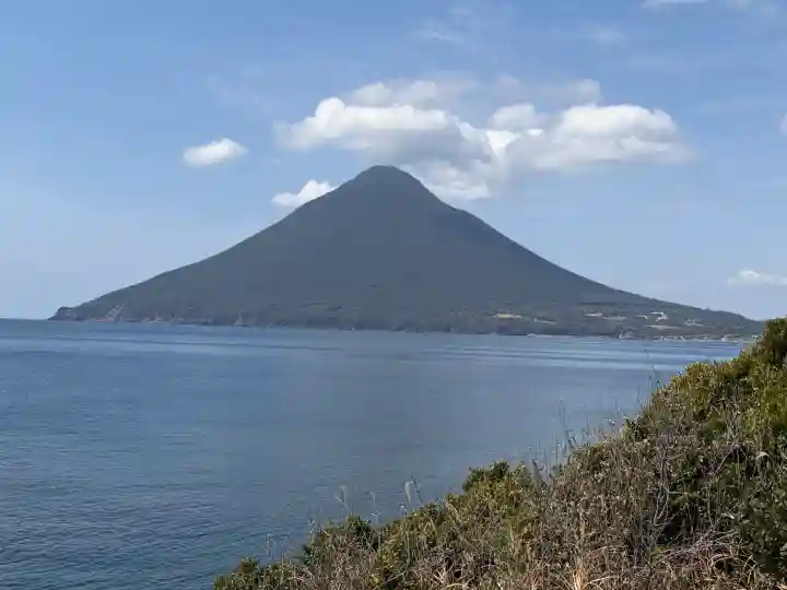 龍宮神社の{uncategorized: "未分類", other: "その他", undefined: "問題あり", building: "その他建物", grave: "お墓", sacred_gate: "鳥居", guardian: "狛犬", statue: "像", buddha: "仏像", history: "歴史", nature: "自然", garden: "庭園", animal: "動物", pagoda: "塔", temizu: "手水舎", mountain_gate: "山門・神門", sanctuary: "本殿・本堂", subordinate: "末社・摂社", art: "芸術", scenery: "景色", jizo: "地蔵", ema: "絵馬", goshuin: "御朱印", omikuji: "おみくじ", items: "授与品その他", amulet: "お守り", goshuincho: "御朱印帳", eats: "食事", festival: "お祭り", votive_dance: "神楽", shichigosan: "七五三参", wedding: "結婚式", experience: "体験その他", initially: "初詣", around: "周辺", anti_infection: "感染症対策"}