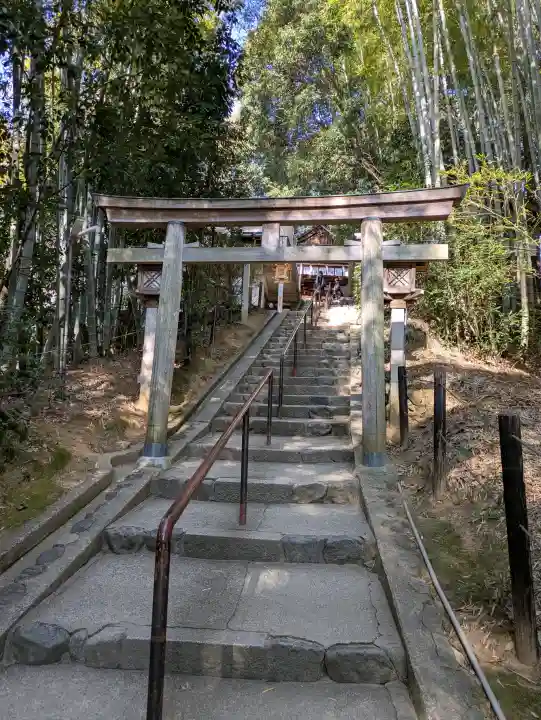 久延彦神社の{uncategorized: "未分類", other: "その他", undefined: "問題あり", building: "その他建物", grave: "お墓", sacred_gate: "鳥居", guardian: "狛犬", statue: "像", buddha: "仏像", history: "歴史", nature: "自然", garden: "庭園", animal: "動物", pagoda: "塔", temizu: "手水舎", mountain_gate: "山門・神門", sanctuary: "本殿・本堂", subordinate: "末社・摂社", art: "芸術", scenery: "景色", jizo: "地蔵", ema: "絵馬", goshuin: "御朱印", omikuji: "おみくじ", items: "授与品その他", amulet: "お守り", goshuincho: "御朱印帳", eats: "食事", festival: "お祭り", votive_dance: "神楽", shichigosan: "七五三参", wedding: "結婚式", experience: "体験その他", initially: "初詣", around: "周辺", anti_infection: "感染症対策"}