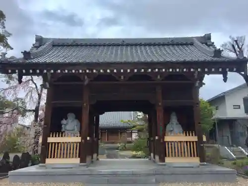 大雲寺の山門