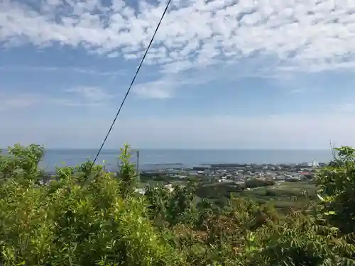 荒磯魚見根神社の景色