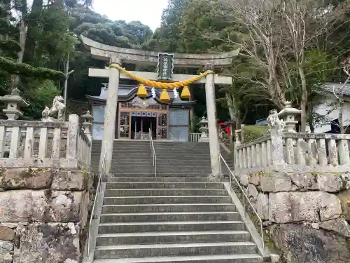 佐伎治神社の{uncategorized: "未分類", other: "その他", undefined: "問題あり", building: "その他建物", grave: "お墓", sacred_gate: "鳥居", guardian: "狛犬", statue: "像", buddha: "仏像", history: "歴史", nature: "自然", garden: "庭園", animal: "動物", pagoda: "塔", temizu: "手水舎", mountain_gate: "山門・神門", sanctuary: "本殿・本堂", subordinate: "末社・摂社", art: "芸術", scenery: "景色", jizo: "地蔵", ema: "絵馬", goshuin: "御朱印", omikuji: "おみくじ", items: "授与品その他", amulet: "お守り", goshuincho: "御朱印帳", eats: "食事", festival: "お祭り", votive_dance: "神楽", shichigosan: "七五三参", wedding: "結婚式", experience: "体験その他", initially: "初詣", around: "周辺", anti_infection: "感染症対策"}