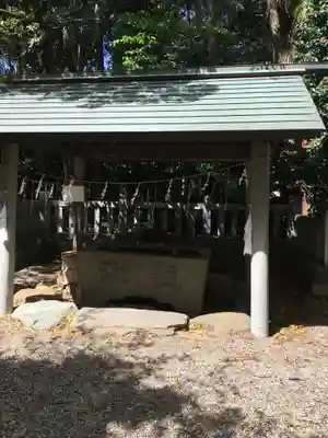 神明社の手水舎