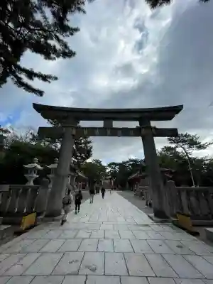 住吉大社の{uncategorized: "未分類", other: "その他", undefined: "問題あり", building: "その他建物", grave: "お墓", sacred_gate: "鳥居", guardian: "狛犬", statue: "像", buddha: "仏像", history: "歴史", nature: "自然", garden: "庭園", animal: "動物", pagoda: "塔", temizu: "手水舎", mountain_gate: "山門・神門", sanctuary: "本殿・本堂", subordinate: "末社・摂社", art: "芸術", scenery: "景色", jizo: "地蔵", ema: "絵馬", goshuin: "御朱印", omikuji: "おみくじ", items: "授与品その他", amulet: "お守り", goshuincho: "御朱印帳", eats: "食事", festival: "お祭り", votive_dance: "神楽", shichigosan: "七五三参", wedding: "結婚式", experience: "体験その他", initially: "初詣", around: "周辺", anti_infection: "感染症対策"}