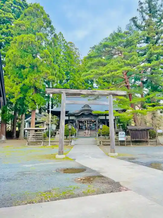 七戸神明宮の{uncategorized: "未分類", other: "その他", undefined: "問題あり", building: "その他建物", grave: "お墓", sacred_gate: "鳥居", guardian: "狛犬", statue: "像", buddha: "仏像", history: "歴史", nature: "自然", garden: "庭園", animal: "動物", pagoda: "塔", temizu: "手水舎", mountain_gate: "山門・神門", sanctuary: "本殿・本堂", subordinate: "末社・摂社", art: "芸術", scenery: "景色", jizo: "地蔵", ema: "絵馬", goshuin: "御朱印", omikuji: "おみくじ", items: "授与品その他", amulet: "お守り", goshuincho: "御朱印帳", eats: "食事", festival: "お祭り", votive_dance: "神楽", shichigosan: "七五三参", wedding: "結婚式", experience: "体験その他", initially: "初詣", around: "周辺", anti_infection: "感染症対策"}