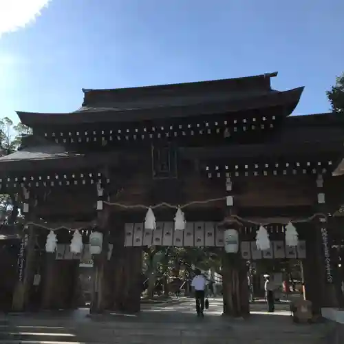 湊川神社の山門・神門