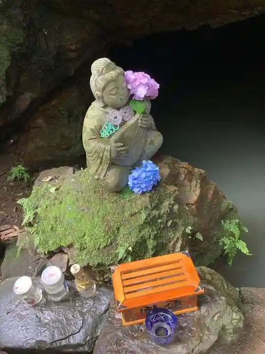 窟神社(栃木県)