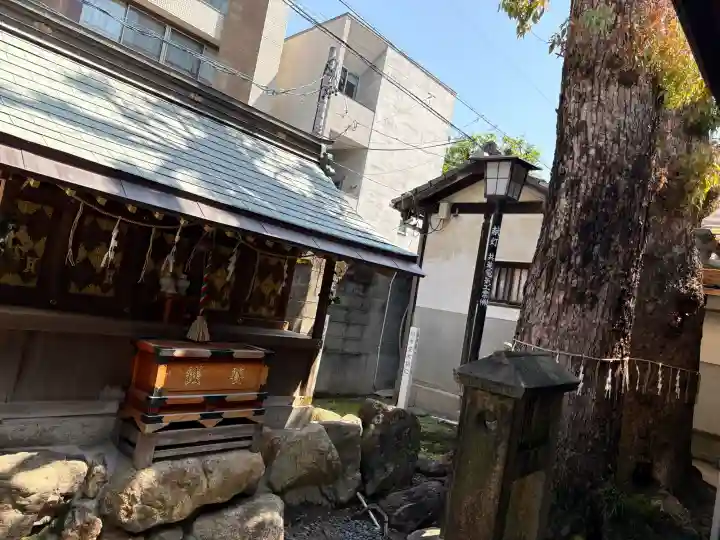 松山神社の{uncategorized: "未分類", other: "その他", undefined: "問題あり", building: "その他建物", grave: "お墓", sacred_gate: "鳥居", guardian: "狛犬", statue: "像", buddha: "仏像", history: "歴史", nature: "自然", garden: "庭園", animal: "動物", pagoda: "塔", temizu: "手水舎", mountain_gate: "山門・神門", sanctuary: "本殿・本堂", subordinate: "末社・摂社", art: "芸術", scenery: "景色", jizo: "地蔵", ema: "絵馬", goshuin: "御朱印", omikuji: "おみくじ", items: "授与品その他", amulet: "お守り", goshuincho: "御朱印帳", eats: "食事", festival: "お祭り", votive_dance: "神楽", shichigosan: "七五三参", wedding: "結婚式", experience: "体験その他", initially: "初詣", around: "周辺", anti_infection: "感染症対策"}