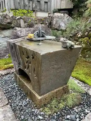 恵利寺の手水舎