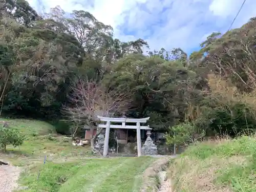 諏訪神社の鳥居