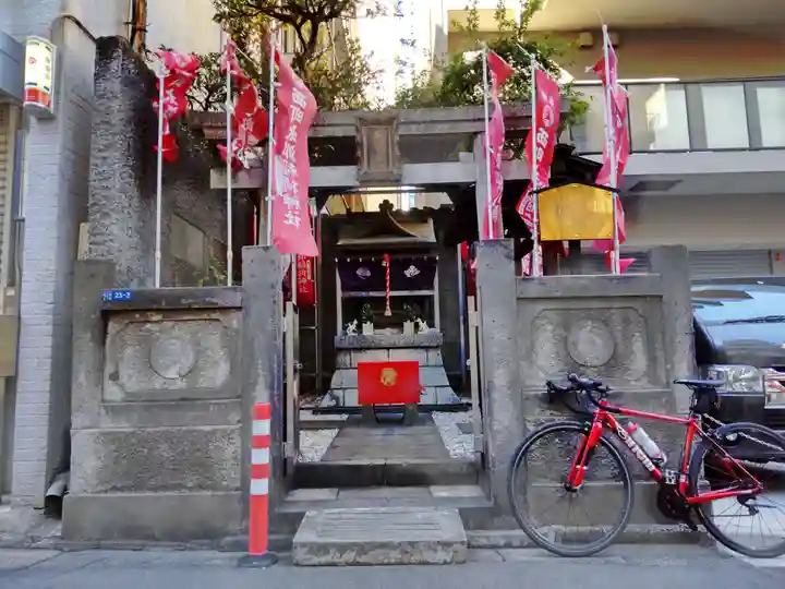 太郎稲荷神社の鳥居
