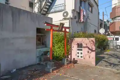 染井開運稲荷の鳥居