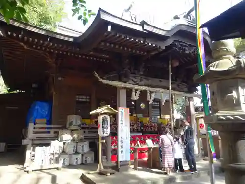 座間神社の本殿・本堂