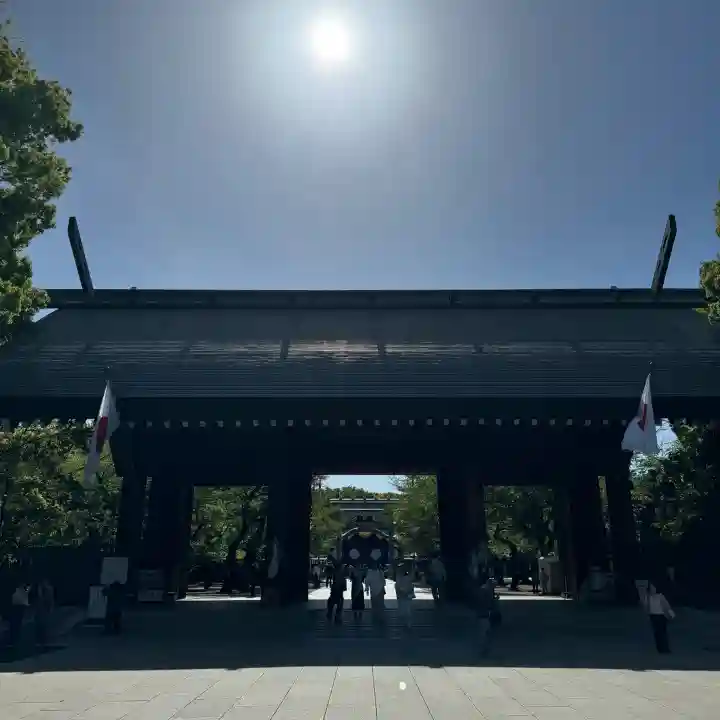 靖國神社の{uncategorized: "未分類", other: "その他", undefined: "問題あり", building: "その他建物", grave: "お墓", sacred_gate: "鳥居", guardian: "狛犬", statue: "像", buddha: "仏像", history: "歴史", nature: "自然", garden: "庭園", animal: "動物", pagoda: "塔", temizu: "手水舎", mountain_gate: "山門・神門", sanctuary: "本殿・本堂", subordinate: "末社・摂社", art: "芸術", scenery: "景色", jizo: "地蔵", ema: "絵馬", goshuin: "御朱印", omikuji: "おみくじ", items: "授与品その他", amulet: "お守り", goshuincho: "御朱印帳", eats: "食事", festival: "お祭り", votive_dance: "神楽", shichigosan: "七五三参", wedding: "結婚式", experience: "体験その他", initially: "初詣", around: "周辺", anti_infection: "感染症対策"}