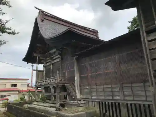 秋田諏訪宮の本殿・本堂