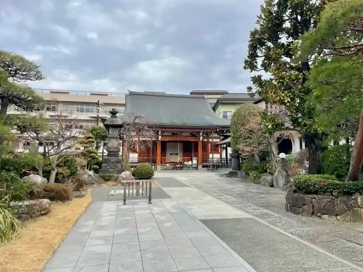 東覺寺の{uncategorized: "未分類", other: "その他", undefined: "問題あり", building: "その他建物", grave: "お墓", sacred_gate: "鳥居", guardian: "狛犬", statue: "像", buddha: "仏像", history: "歴史", nature: "自然", garden: "庭園", animal: "動物", pagoda: "塔", temizu: "手水舎", mountain_gate: "山門・神門", sanctuary: "本殿・本堂", subordinate: "末社・摂社", art: "芸術", scenery: "景色", jizo: "地蔵", ema: "絵馬", goshuin: "御朱印", omikuji: "おみくじ", items: "授与品その他", amulet: "お守り", goshuincho: "御朱印帳", eats: "食事", festival: "お祭り", votive_dance: "神楽", shichigosan: "七五三参", wedding: "結婚式", experience: "体験その他", initially: "初詣", around: "周辺", anti_infection: "感染症対策"}