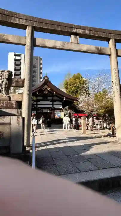 三輪神社の{uncategorized: "未分類", other: "その他", undefined: "問題あり", building: "その他建物", grave: "お墓", sacred_gate: "鳥居", guardian: "狛犬", statue: "像", buddha: "仏像", history: "歴史", nature: "自然", garden: "庭園", animal: "動物", pagoda: "塔", temizu: "手水舎", mountain_gate: "山門・神門", sanctuary: "本殿・本堂", subordinate: "末社・摂社", art: "芸術", scenery: "景色", jizo: "地蔵", ema: "絵馬", goshuin: "御朱印", omikuji: "おみくじ", items: "授与品その他", amulet: "お守り", goshuincho: "御朱印帳", eats: "食事", festival: "お祭り", votive_dance: "神楽", shichigosan: "七五三参", wedding: "結婚式", experience: "体験その他", initially: "初詣", around: "周辺", anti_infection: "感染症対策"}