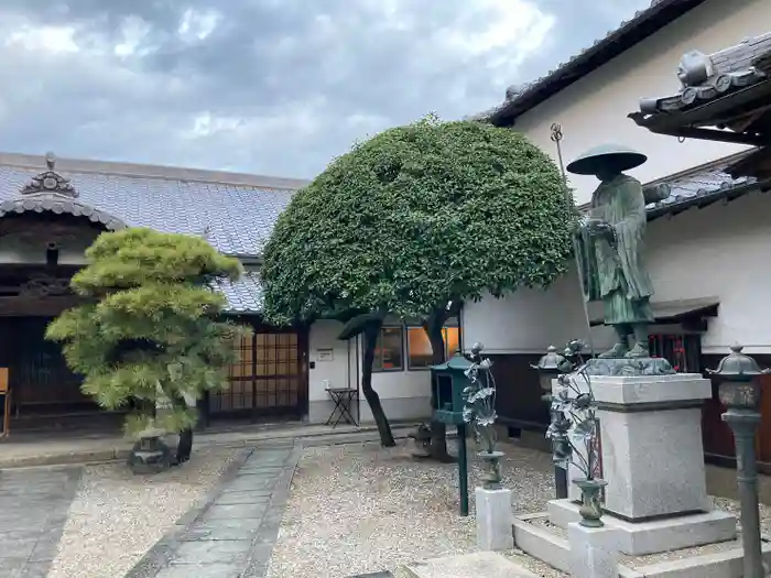 八正寺の建物その他