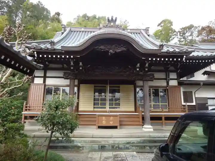 萬蔵寺の本殿・本堂