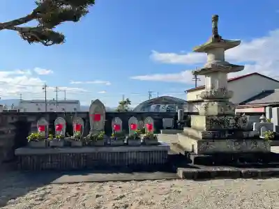 延命寺の{uncategorized: "未分類", other: "その他", undefined: "問題あり", building: "その他建物", grave: "お墓", sacred_gate: "鳥居", guardian: "狛犬", statue: "像", buddha: "仏像", history: "歴史", nature: "自然", garden: "庭園", animal: "動物", pagoda: "塔", temizu: "手水舎", mountain_gate: "山門・神門", sanctuary: "本殿・本堂", subordinate: "末社・摂社", art: "芸術", scenery: "景色", jizo: "地蔵", ema: "絵馬", goshuin: "御朱印", omikuji: "おみくじ", items: "授与品その他", amulet: "お守り", goshuincho: "御朱印帳", eats: "食事", festival: "お祭り", votive_dance: "神楽", shichigosan: "七五三参", wedding: "結婚式", experience: "体験その他", initially: "初詣", around: "周辺", anti_infection: "感染症対策"}