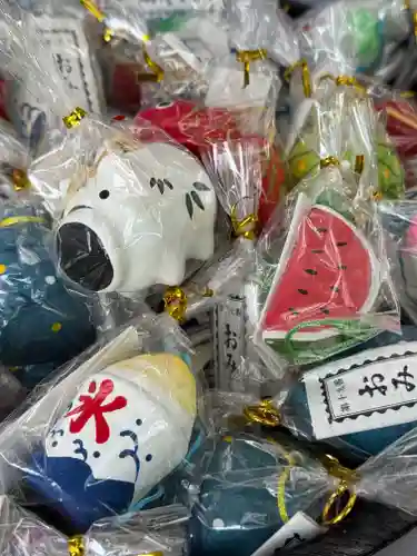 守りの神　藤基神社の授与品その他