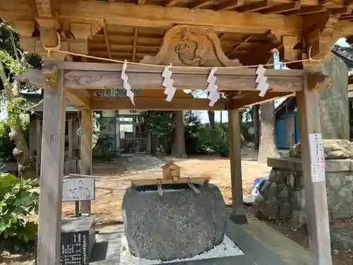 三島八幡神社の手水舎