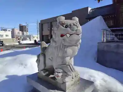 信濃神社の狛犬