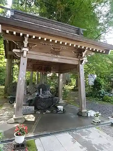 如法寺（鳥追観音）の手水舎