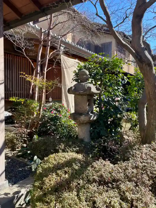 本納寺の{uncategorized: "未分類", other: "その他", undefined: "問題あり", building: "その他建物", grave: "お墓", sacred_gate: "鳥居", guardian: "狛犬", statue: "像", buddha: "仏像", history: "歴史", nature: "自然", garden: "庭園", animal: "動物", pagoda: "塔", temizu: "手水舎", mountain_gate: "山門・神門", sanctuary: "本殿・本堂", subordinate: "末社・摂社", art: "芸術", scenery: "景色", jizo: "地蔵", ema: "絵馬", goshuin: "御朱印", omikuji: "おみくじ", items: "授与品その他", amulet: "お守り", goshuincho: "御朱印帳", eats: "食事", festival: "お祭り", votive_dance: "神楽", shichigosan: "七五三参", wedding: "結婚式", experience: "体験その他", initially: "初詣", around: "周辺", anti_infection: "感染症対策"}