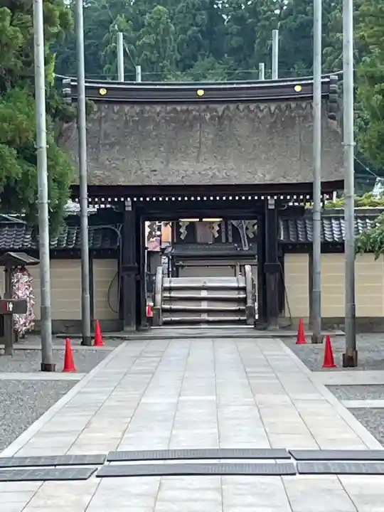 多賀大社の山門・神門