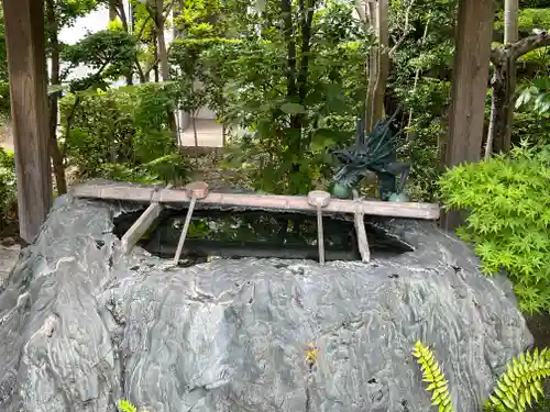 大学院の手水舎