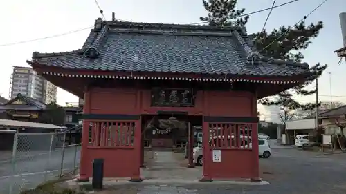 青梅神社の山門・神門