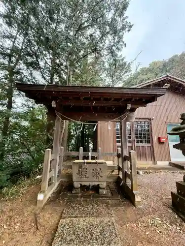 白鳥神社の{uncategorized: "未分類", other: "その他", undefined: "問題あり", building: "その他建物", grave: "お墓", sacred_gate: "鳥居", guardian: "狛犬", statue: "像", buddha: "仏像", history: "歴史", nature: "自然", garden: "庭園", animal: "動物", pagoda: "塔", temizu: "手水舎", mountain_gate: "山門・神門", sanctuary: "本殿・本堂", subordinate: "末社・摂社", art: "芸術", scenery: "景色", jizo: "地蔵", ema: "絵馬", goshuin: "御朱印", omikuji: "おみくじ", items: "授与品その他", amulet: "お守り", goshuincho: "御朱印帳", eats: "食事", festival: "お祭り", votive_dance: "神楽", shichigosan: "七五三参", wedding: "結婚式", experience: "体験その他", initially: "初詣", around: "周辺", anti_infection: "感染症対策"}
