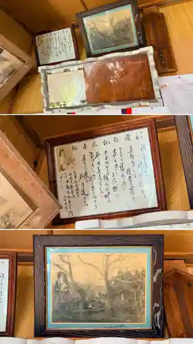 橡木山白木神社の{uncategorized: "未分類", other: "その他", undefined: "問題あり", building: "その他建物", grave: "お墓", sacred_gate: "鳥居", guardian: "狛犬", statue: "像", buddha: "仏像", history: "歴史", nature: "自然", garden: "庭園", animal: "動物", pagoda: "塔", temizu: "手水舎", mountain_gate: "山門・神門", sanctuary: "本殿・本堂", subordinate: "末社・摂社", art: "芸術", scenery: "景色", jizo: "地蔵", ema: "絵馬", goshuin: "御朱印", omikuji: "おみくじ", items: "授与品その他", amulet: "お守り", goshuincho: "御朱印帳", eats: "食事", festival: "お祭り", votive_dance: "神楽", shichigosan: "七五三参", wedding: "結婚式", experience: "体験その他", initially: "初詣", around: "周辺", anti_infection: "感染症対策"}