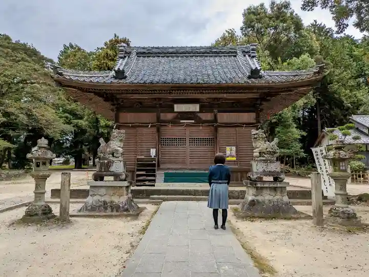 若一神社の本殿・本堂