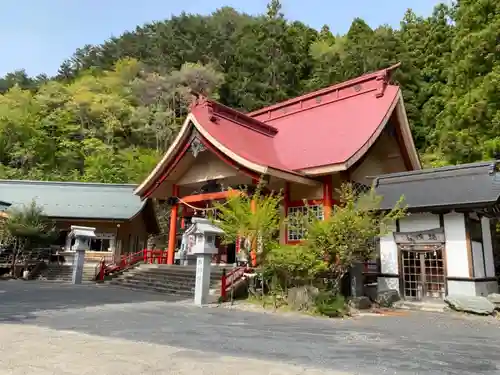 尾崎神社の本殿