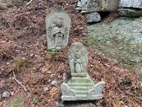 深草岩屋観音堂（深草山瑞岩寺奥院）の仏像