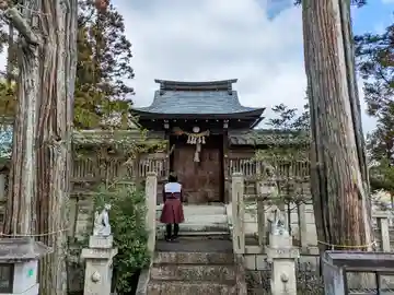 稲荷神社(日野町)の本殿・本堂