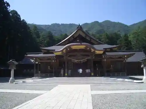 彌彦神社の本殿