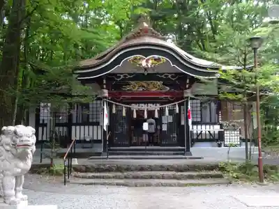新屋山神社の本殿・本堂