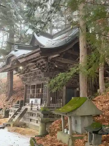 足長神社の{uncategorized: "未分類", other: "その他", undefined: "問題あり", building: "その他建物", grave: "お墓", sacred_gate: "鳥居", guardian: "狛犬", statue: "像", buddha: "仏像", history: "歴史", nature: "自然", garden: "庭園", animal: "動物", pagoda: "塔", temizu: "手水舎", mountain_gate: "山門・神門", sanctuary: "本殿・本堂", subordinate: "末社・摂社", art: "芸術", scenery: "景色", jizo: "地蔵", ema: "絵馬", goshuin: "御朱印", omikuji: "おみくじ", items: "授与品その他", amulet: "お守り", goshuincho: "御朱印帳", eats: "食事", festival: "お祭り", votive_dance: "神楽", shichigosan: "七五三参", wedding: "結婚式", experience: "体験その他", initially: "初詣", around: "周辺", anti_infection: "感染症対策"}
